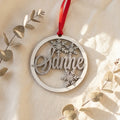 Gepersonaliseerd houten kerstornament met sneeuwvlokjes