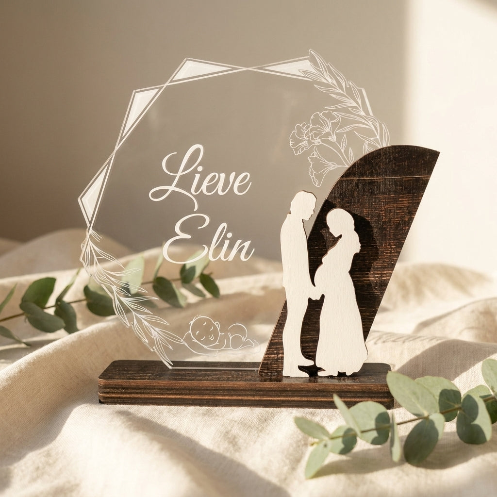 Acryl trofee zwangerschap met houten voet